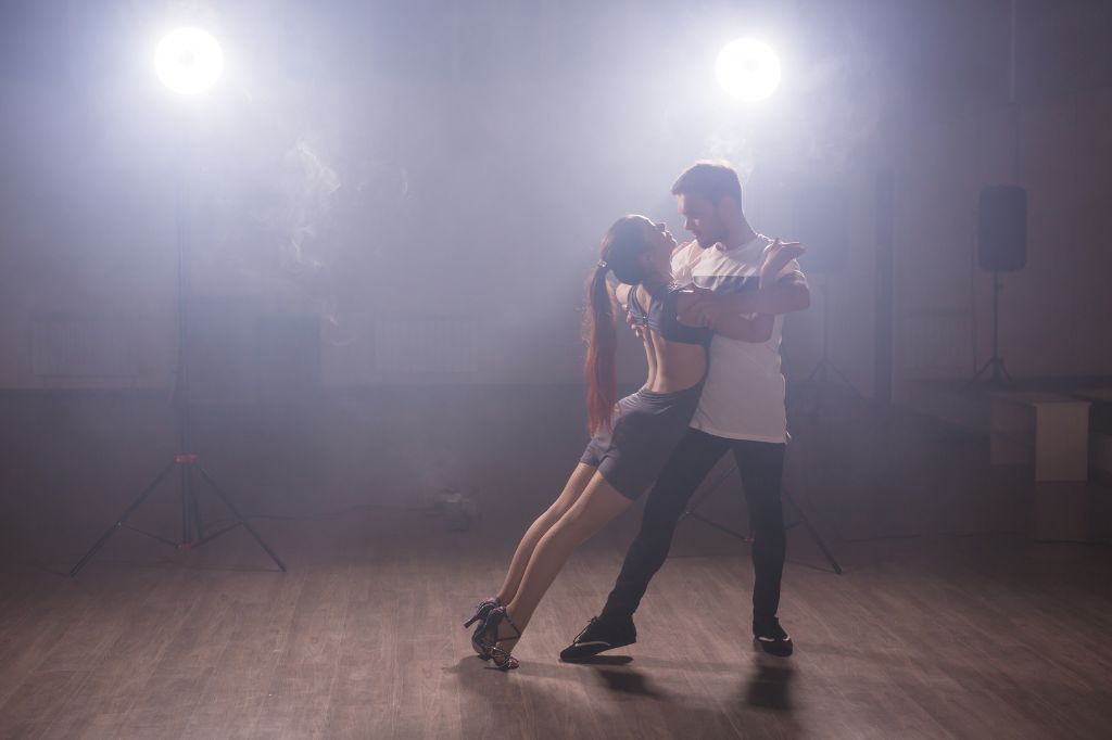 Bachata  La danse qui révèle votre énergie sexuelle cachée