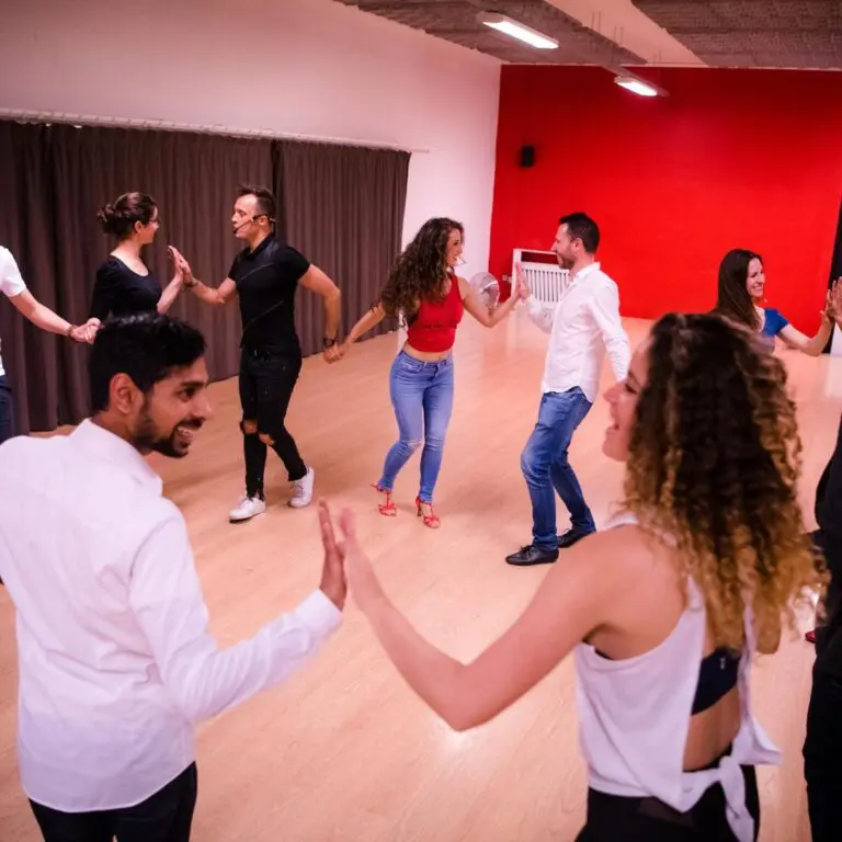Salsa Rueda De Casino